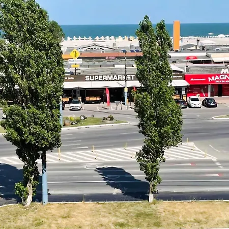 Luna Mamaia