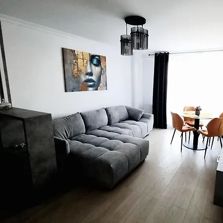 Luna Mamaia